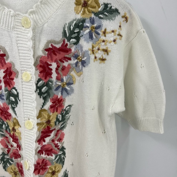 Belle pointe, vintage, floral embroidered short sleeve, sweater cardigan, M - Picture 3 of 13